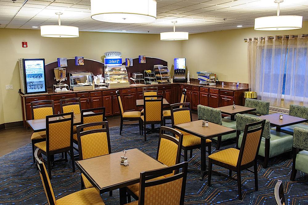 Holiday Inn Express - Ludlow - Chicopee Area By Ihg Exterior photo