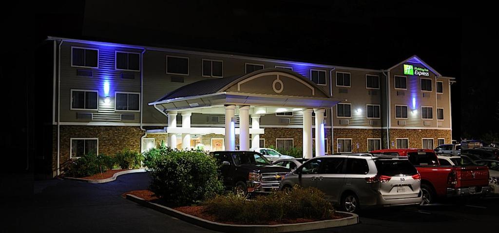 Holiday Inn Express - Ludlow - Chicopee Area By Ihg Exterior photo