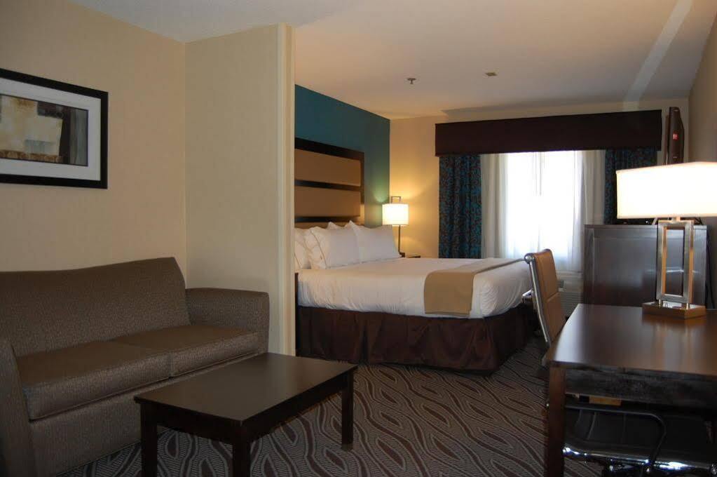 Holiday Inn Express - Ludlow - Chicopee Area By Ihg Exterior photo